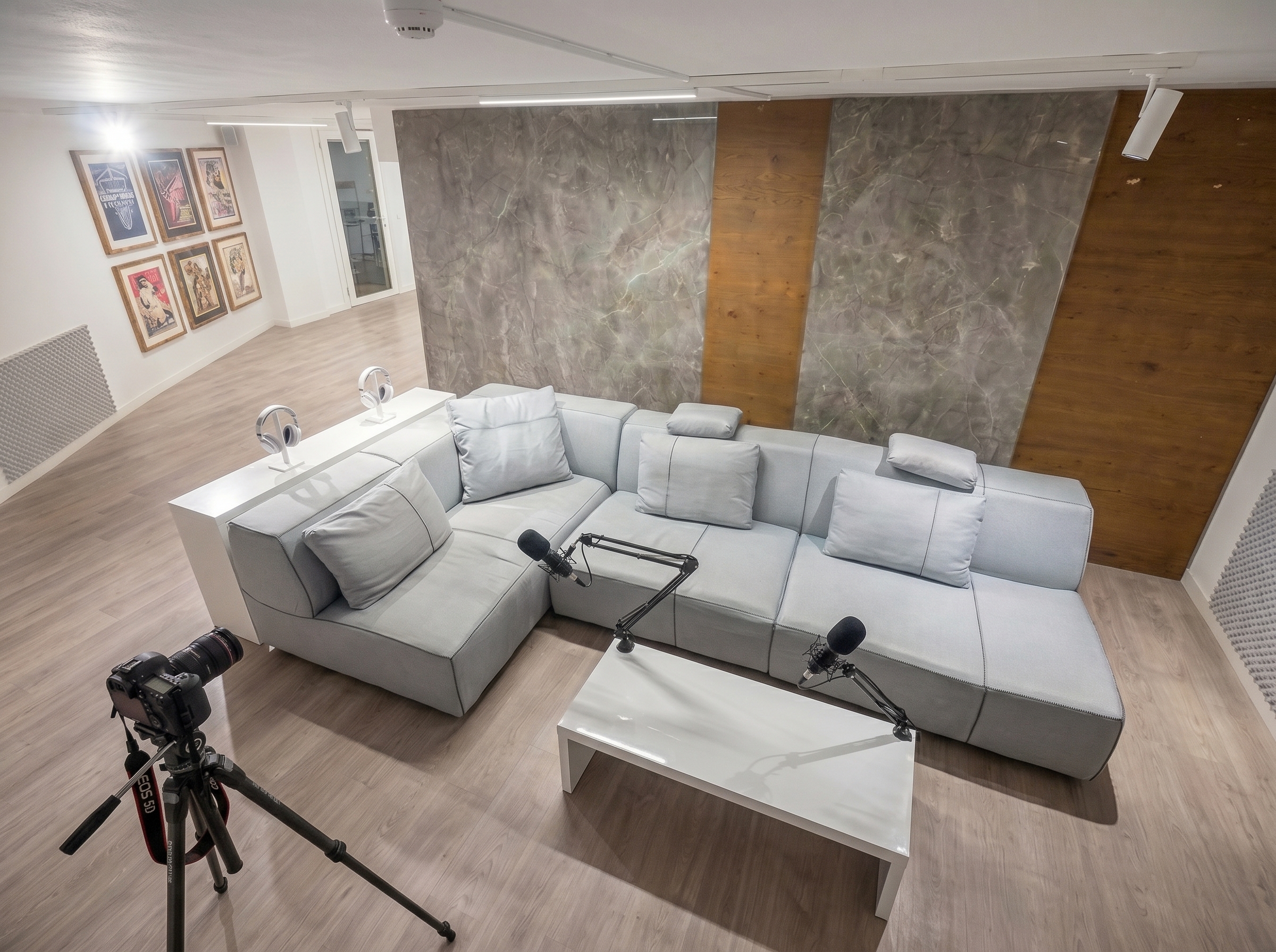 MULTIMEDIA ROOM